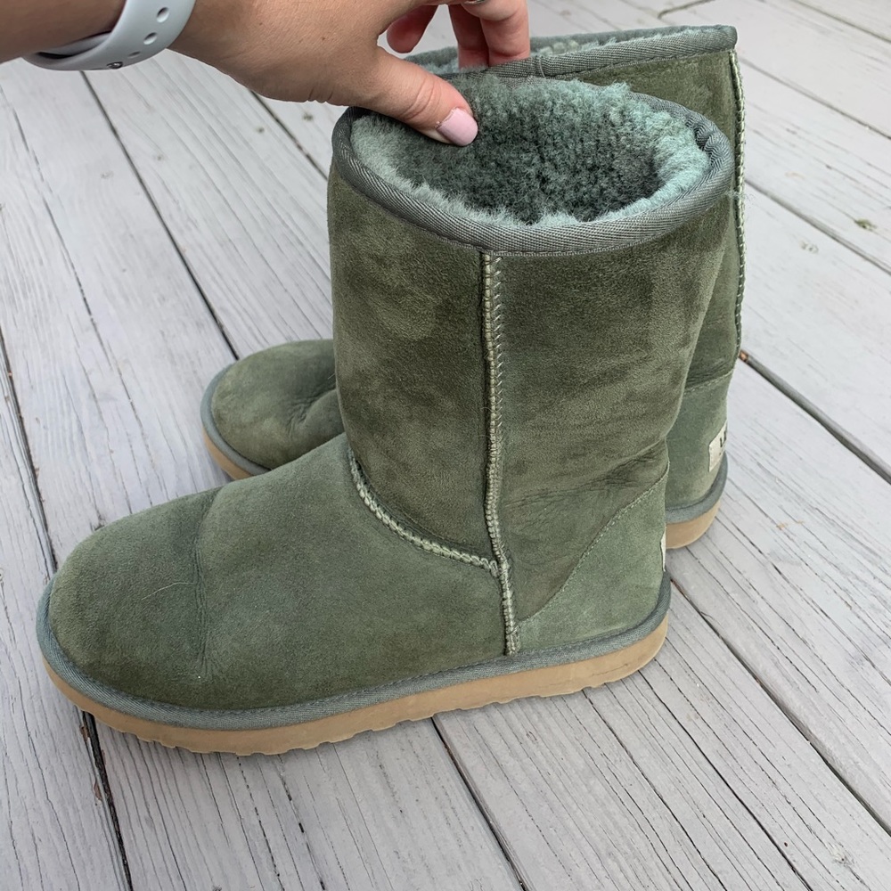 UGG Classic short boot green